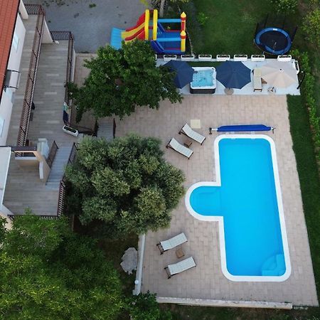 Casa Di Oliva-House With Heated Pool & Jacuzzi In Trilj, Croatia Villa Luaran gambar